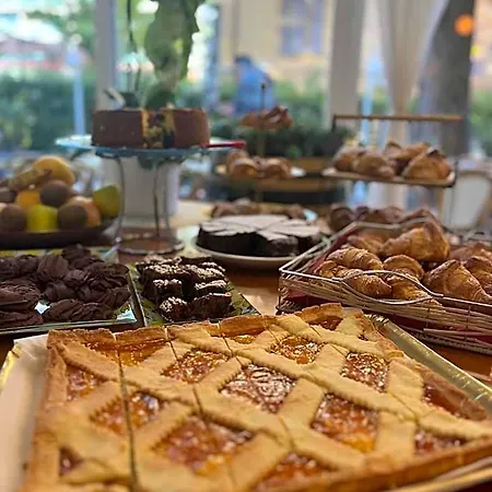 Capri Hotel 2*
