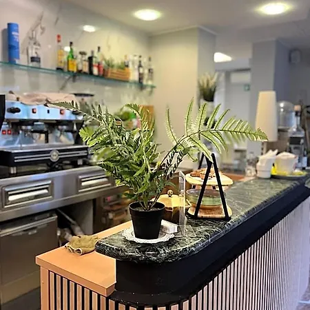 Capri Hotel 2*