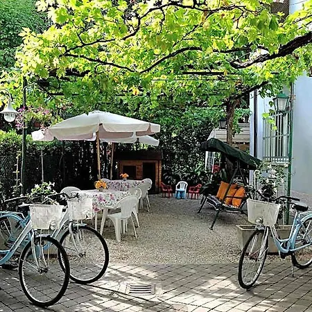 Capri Hotel 2*